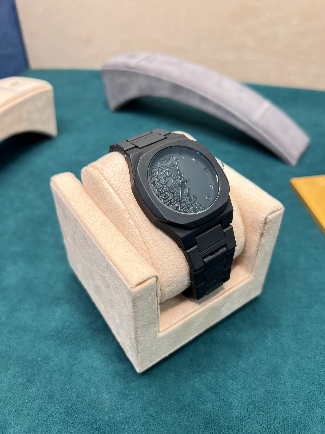 Men's wristwatch, Arabic numerals, light and comfortable