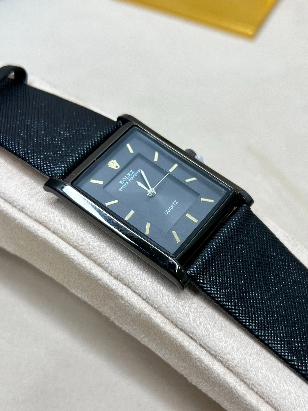 Men's wristwatch, classic, with leather strap, square watch